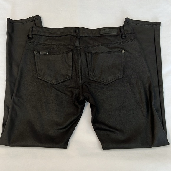 Celebrity pink, jeans, color black w/polyurethane coating size 5 juniors - Picture 7 of 8